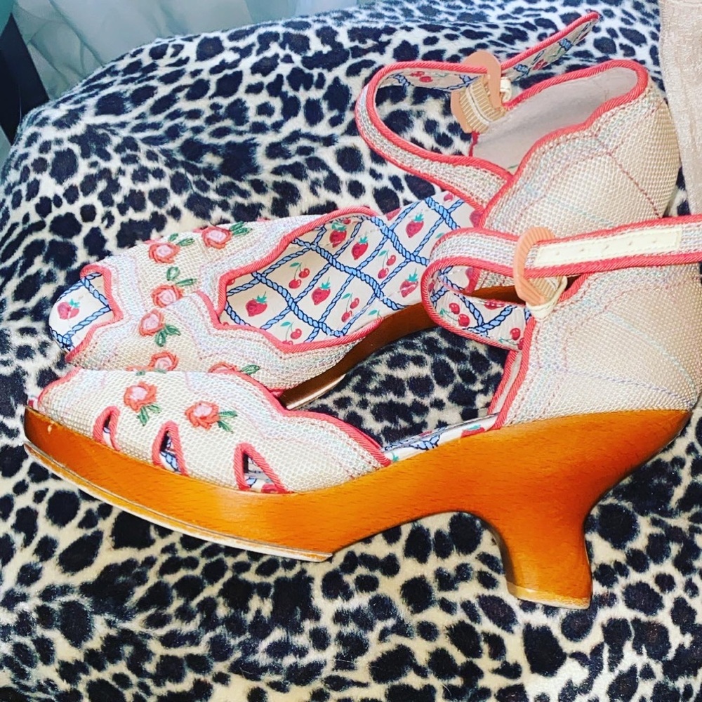 Platform heel